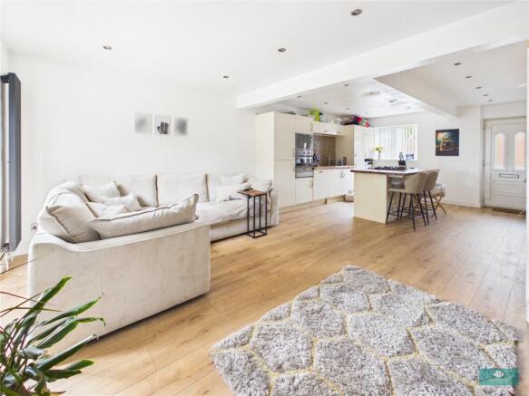 3 bed Terraced for sale Image 4