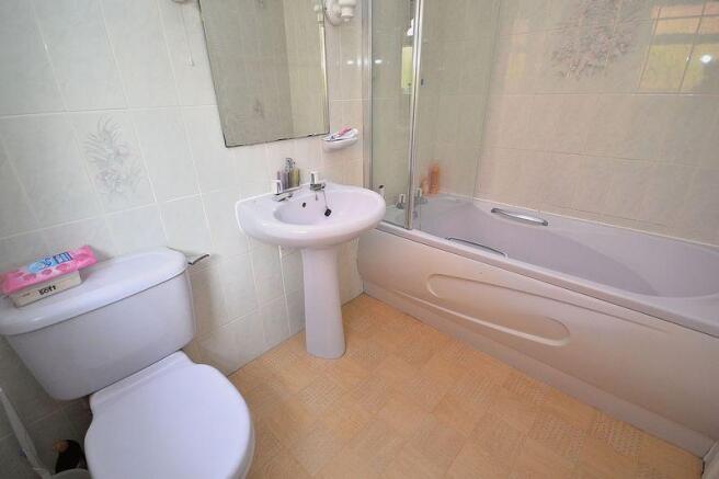 En-Suite Bathroom
