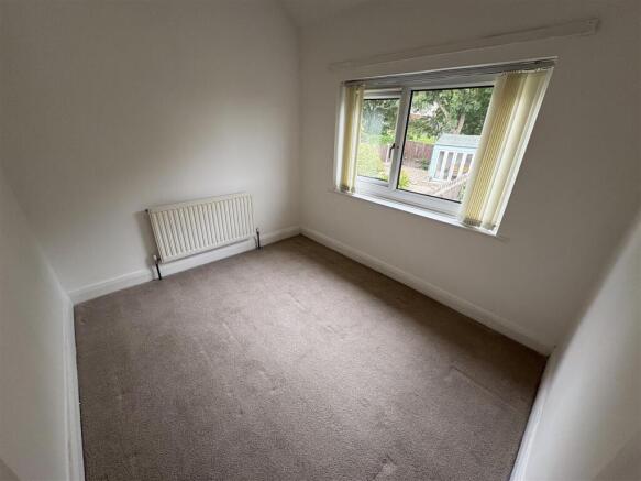 2 bed Town House to rent Image 8