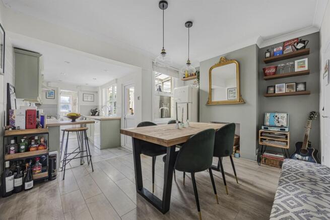 Kitchen/Dining Area