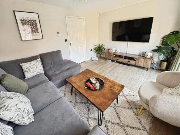3 bed Semi-Detached for sale Image 9