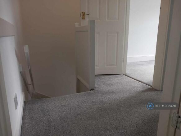 2 bed Terraced to rent Image 9