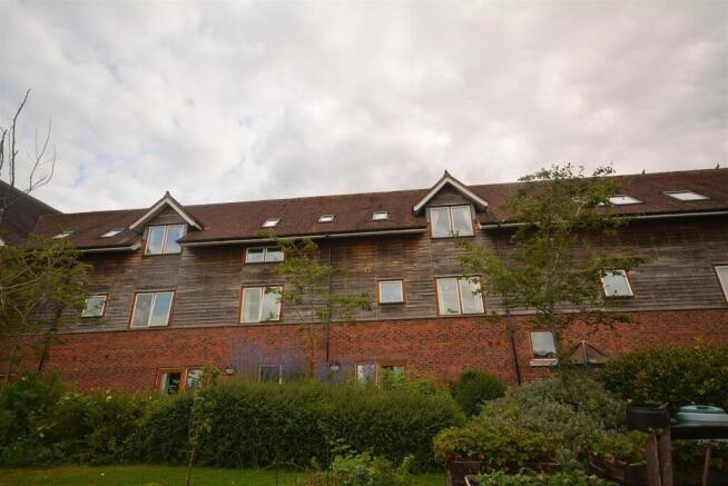Rear photo of the apartment use as main.jpg