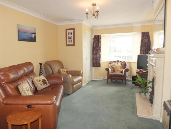 Living Room 1.jpg