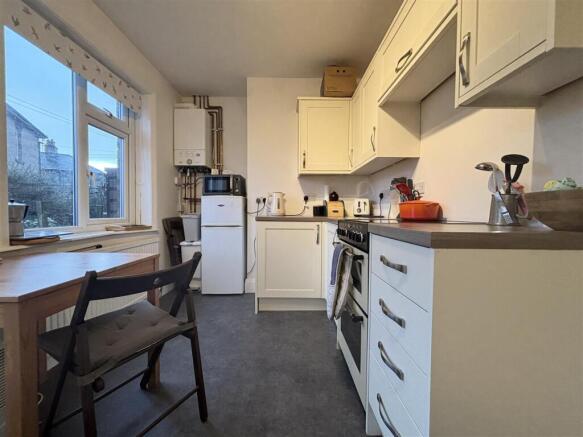 3 bed Terraced for sale Image 8