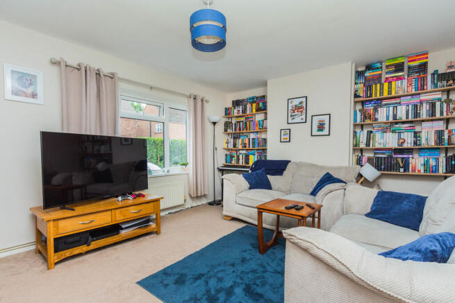 Lounge/Dining Roo...