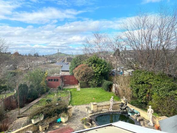 OVERVIEW REAR GARDEN