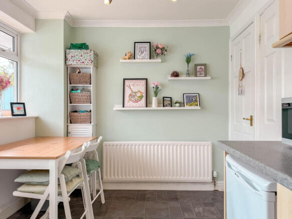 3 bed Semi-Detached for sale Image 5