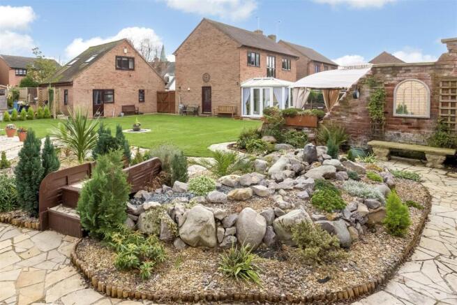 4 Walnut Close-7.jpg