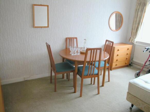 Lounge/Dining Room
