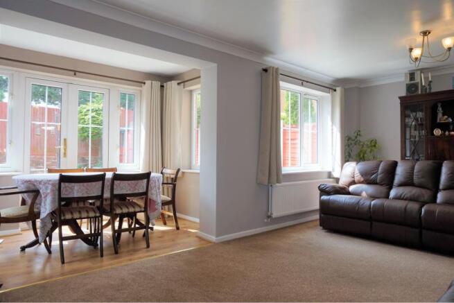 Lounge/Dining Room