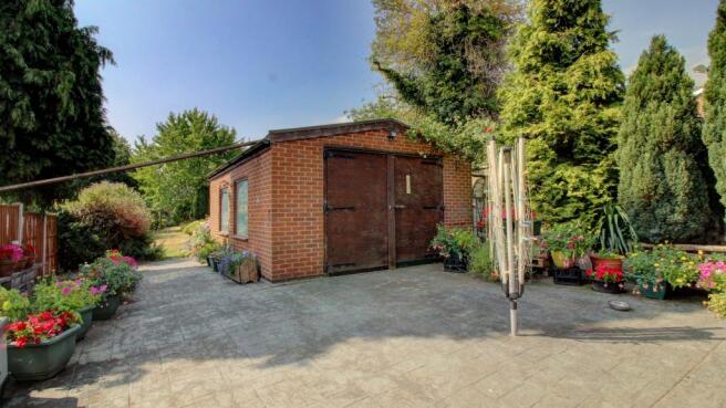 Rear Double Garage & Workshop