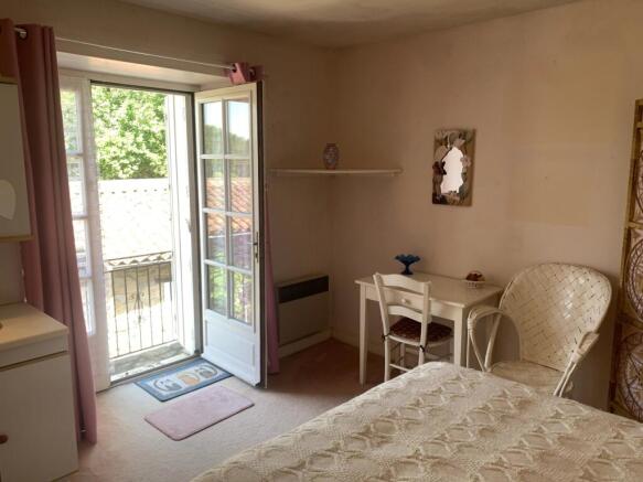 Photo 3