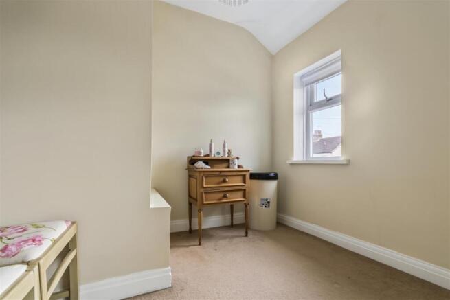 4 bed Semi-Detached for sale Image 11