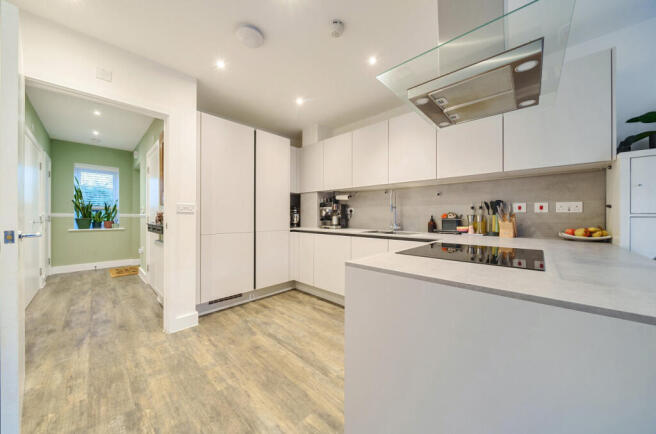 Allington Lane, Ebbsfleet Valley, Kent, DA10 photo 4