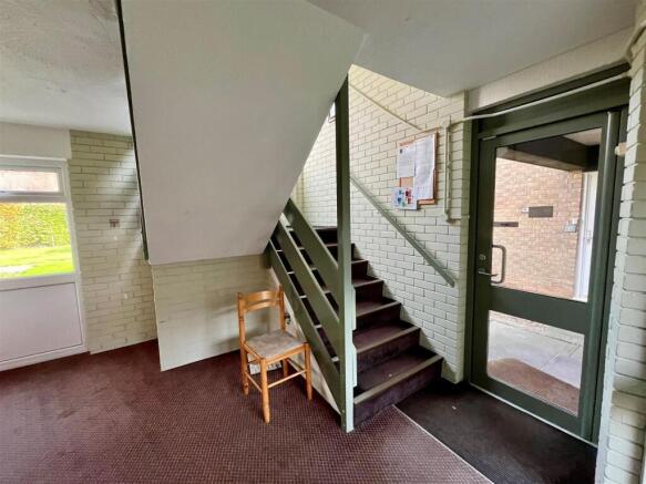 3 bed Flat for sale Image 9