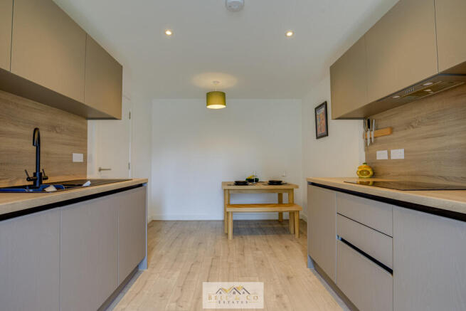 4 bed Semi-Detached for sale Image 4