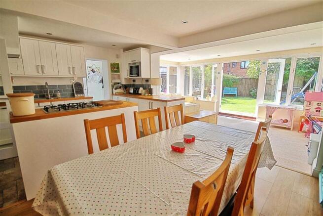 KITCHEN/DINING/FAMIL