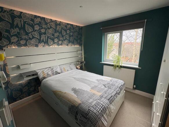 2 bed Apartment for sale Image 9