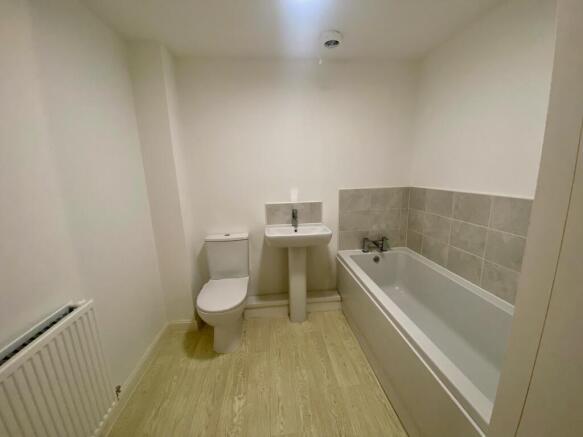 2 bed Apartment to rent Image 8