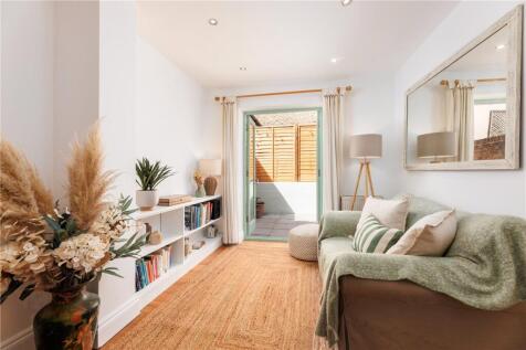 Merton Road, London, SW18