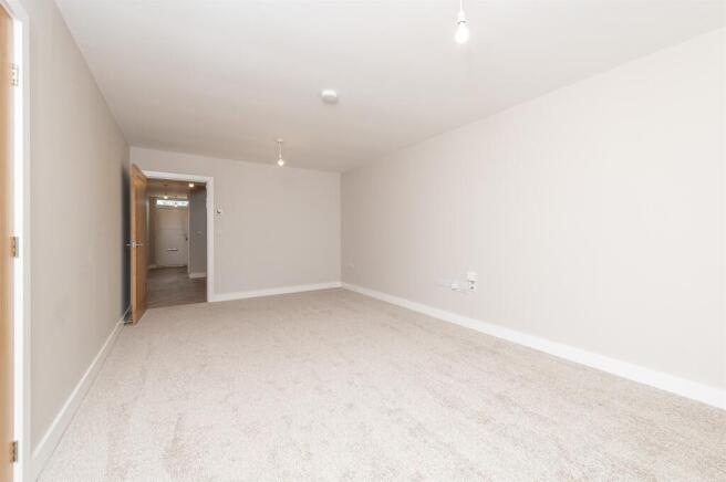 4 bed Detached for sale Image 7
