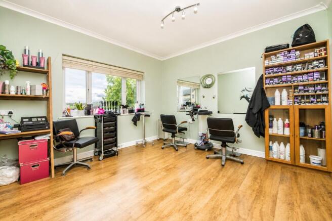 4 bed Semi-Detached for sale Image 10