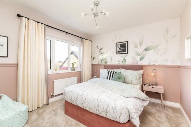 4 bed Detached for sale Image 8