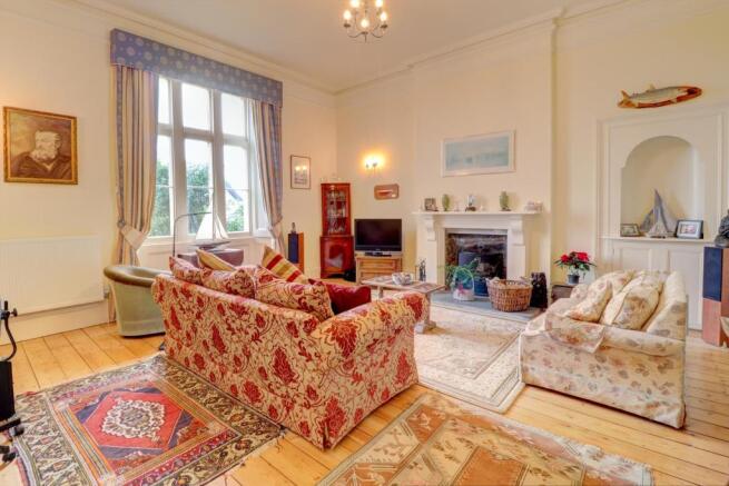 SittingDining Room.jpg