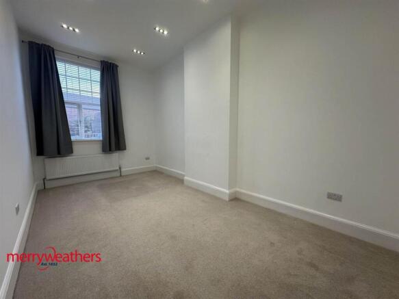 1 bed Apartment to rent Image 5
