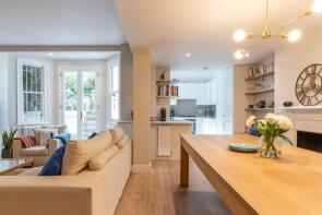 Basement Flat, 284, Earl's Court Road, London SW5 9AS
