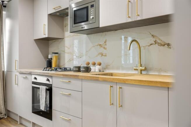 4HighamRd-ShowFlatWeb13.jpg