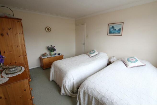 Bedroom 1 pic 2.JPG