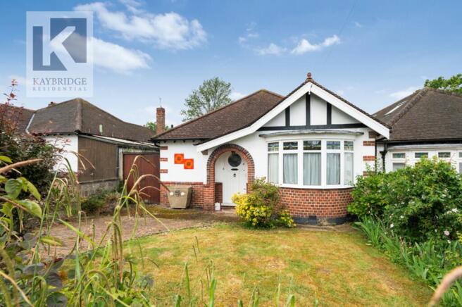 St. Clair Drive, Worcester Park - KT4 8UE