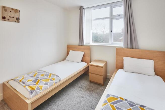 2 bed Apartment to rent Image 10