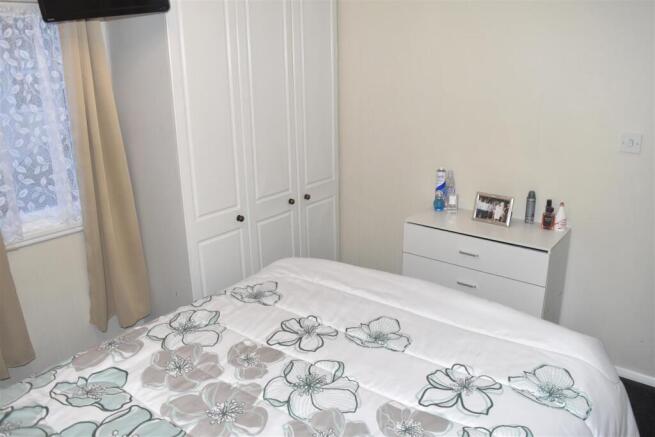 2 bed Park Home for sale Image 12