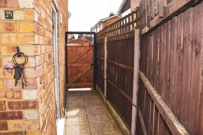 023-SidePassage.jpg