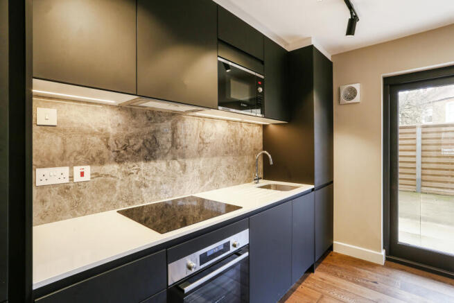 Flat 1, 266 Wimbledo