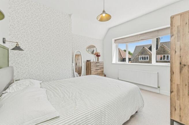 5 bed Semi-Detached for sale Image 12