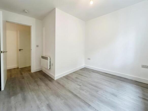 2 bed Apartment to rent Image 9