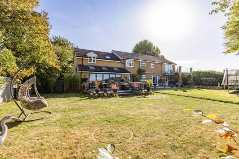 Impressively Extended Five Bedroom Family Home in Peaceful Wiggenhall St. Mary Magdalen