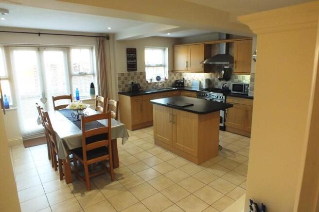 Kitchen 1 USE.JPG