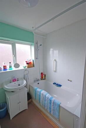63 Harebeating Drive 038.JPG