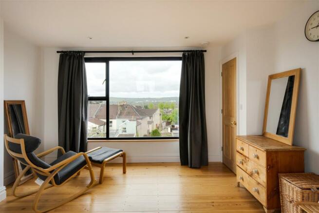 Loft room (1).jpg