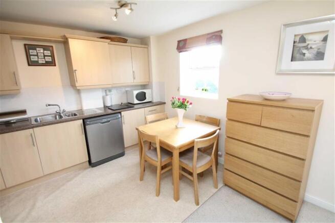 KITCHEN/BREAKFAST RO