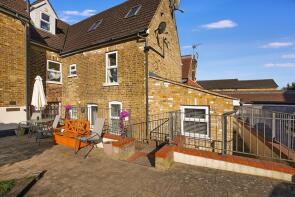 Flat 3, Stratford Court, Stratford Lane, Rainham, Gillingham ME8 8AP