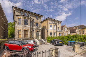 Basement Flat, 29, Queens Road, Kingston Upon Thames KT2 7SF