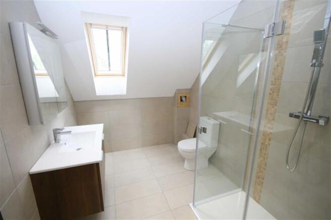 En-suite Shower wc
