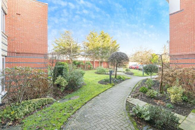 2 bed Apartment for sale Image 5