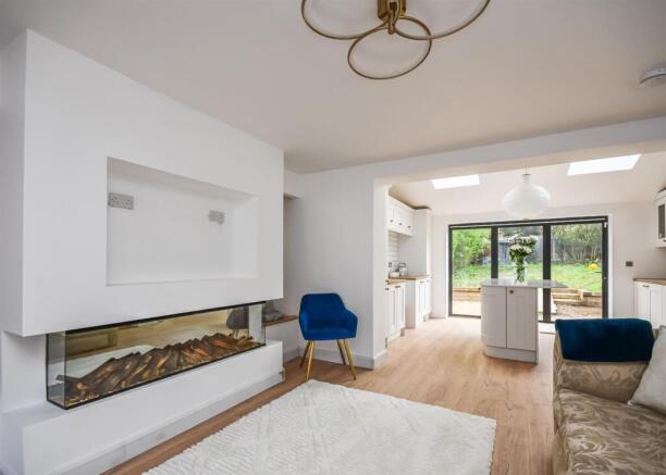 48 Meadow Lane-7.jpg